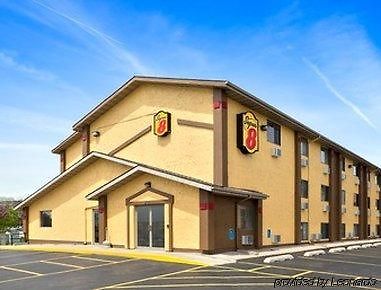 Hotel Super 8 By Wyndham Cedar Rapids Zewnętrze zdjęcie