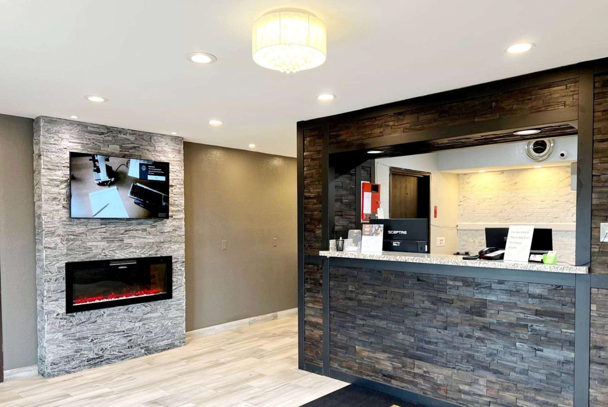 Hotel Super 8 By Wyndham Cedar Rapids Zewnętrze zdjęcie