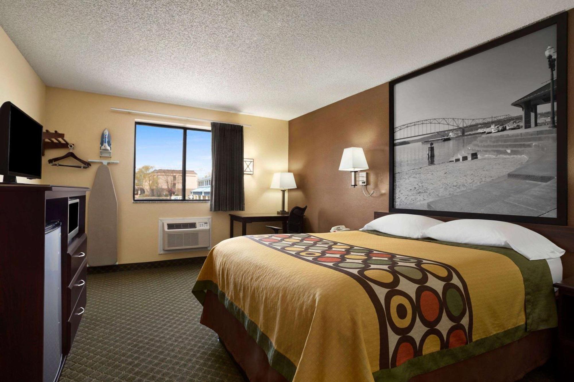Hotel Super 8 By Wyndham Cedar Rapids Zewnętrze zdjęcie