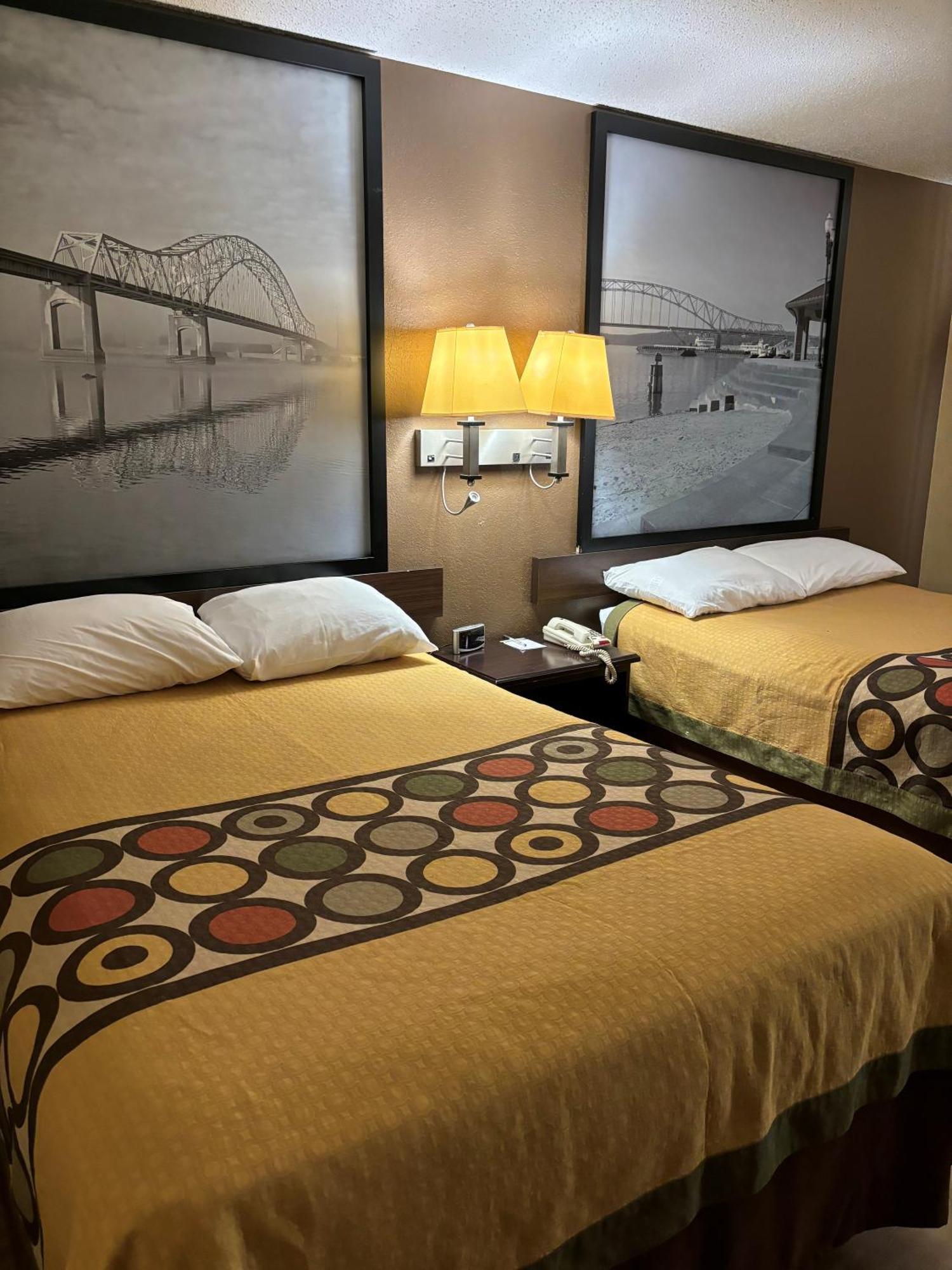 Hotel Super 8 By Wyndham Cedar Rapids Zewnętrze zdjęcie