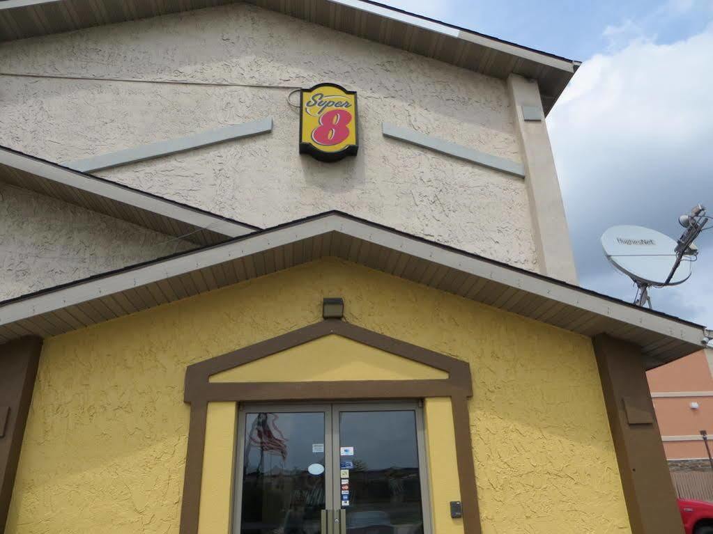 Hotel Super 8 By Wyndham Cedar Rapids Zewnętrze zdjęcie