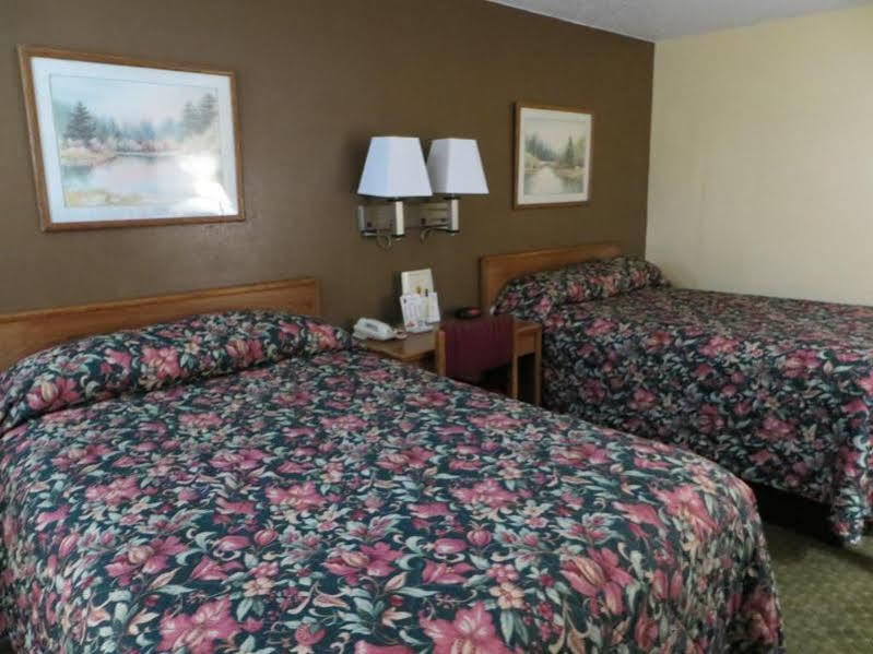 Hotel Super 8 By Wyndham Cedar Rapids Zewnętrze zdjęcie