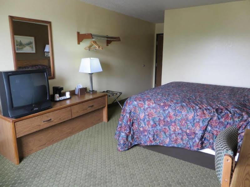 Hotel Super 8 By Wyndham Cedar Rapids Zewnętrze zdjęcie