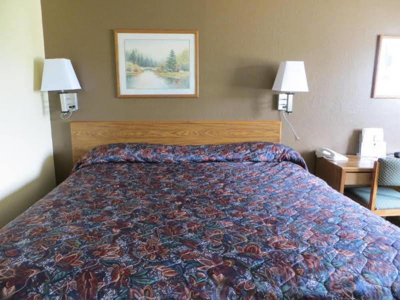 Hotel Super 8 By Wyndham Cedar Rapids Zewnętrze zdjęcie